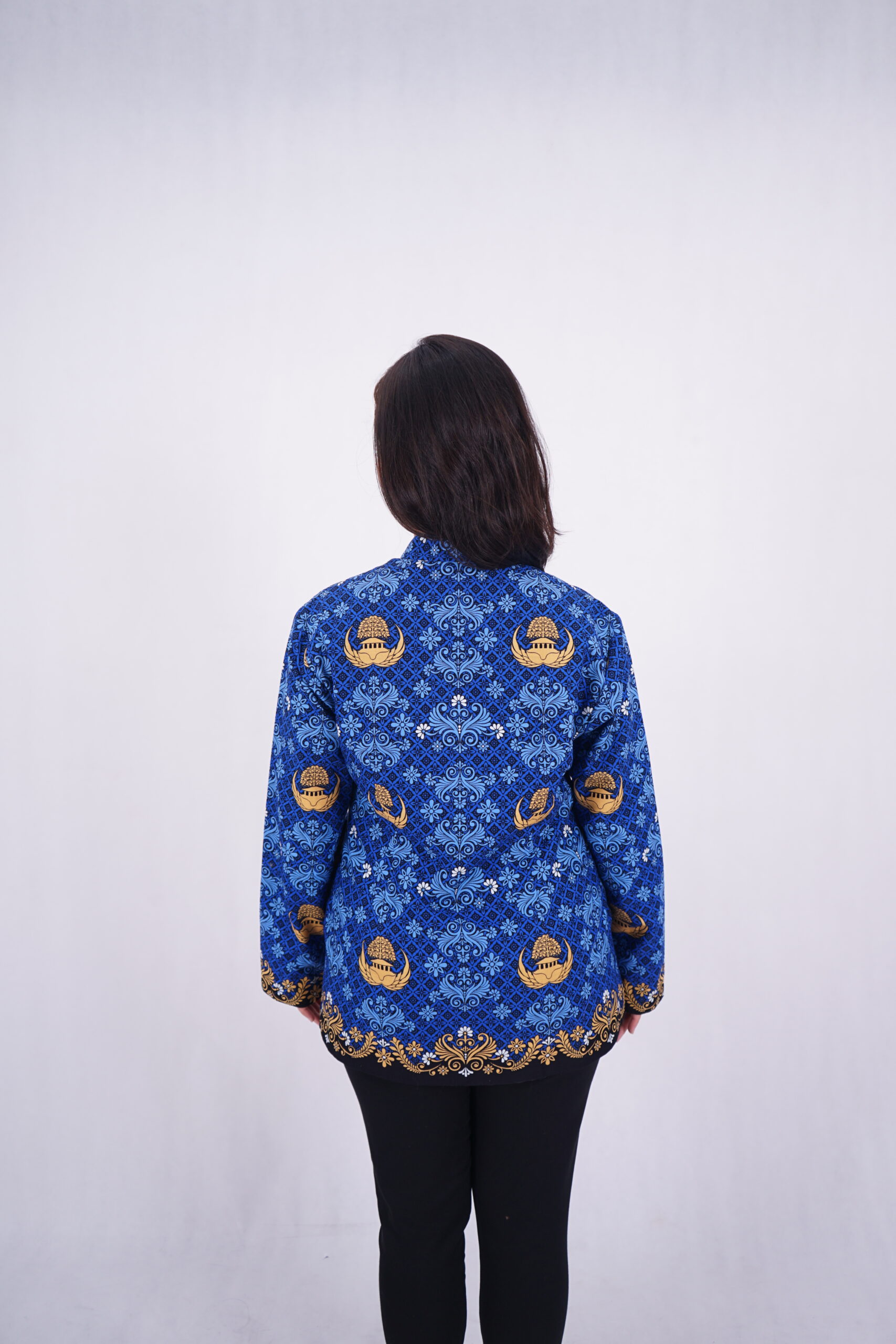 pesan batik wanita