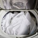 Cara mencuci baju putih
