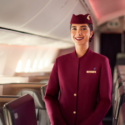 Desain Elegan pada Seragam Pramugari Qatar Airways yang Ikonik